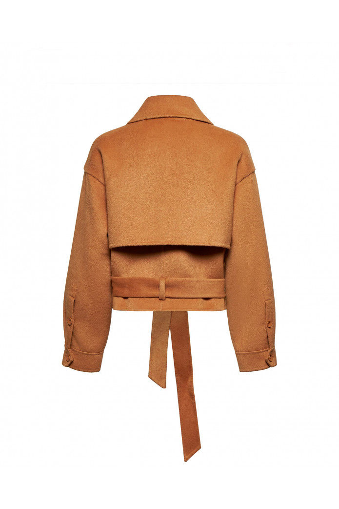 CHAQUETA CORTA CON CINTURÓN ANUDADO