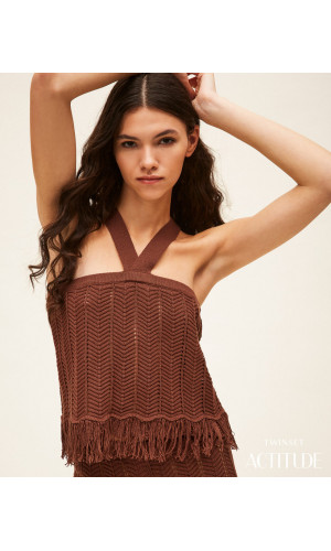 Top punto con flecos