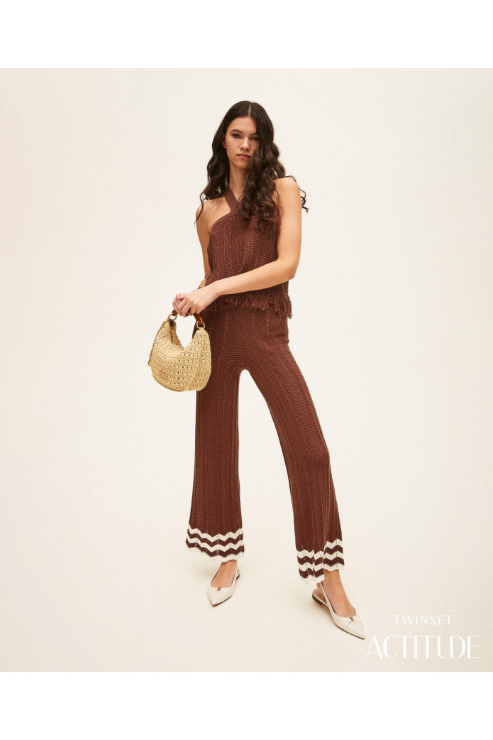 Pantalón de punto con zigzag y flecos