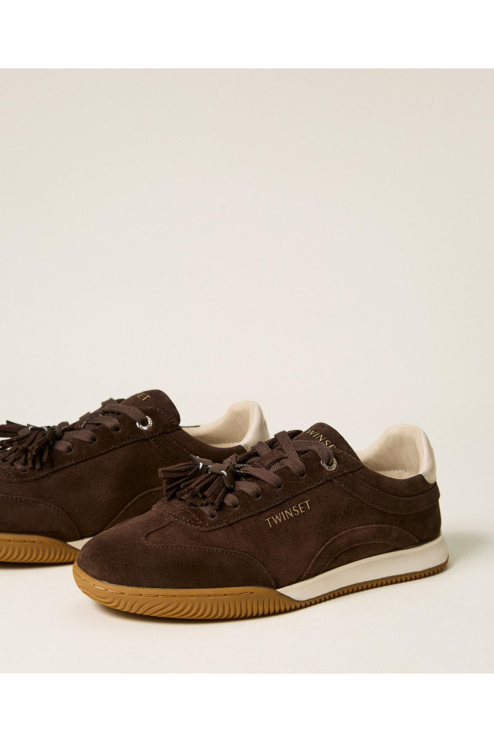 Zapatillas de piel de ante con borlas